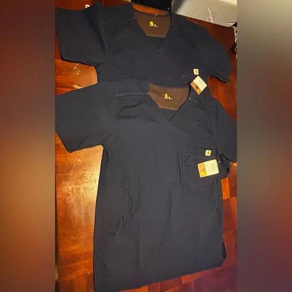 NWT Set of 2  Men's Classic Fit Ripstop Bi-Swing Chest Pocket V-Neck Scrub Tops - Picture 2 of 11